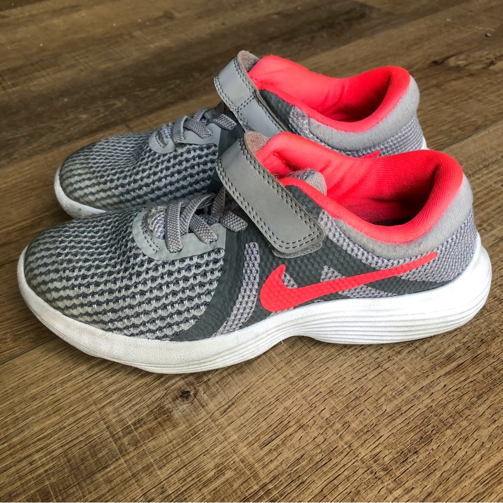 Nike Revolution Girl Size 13.5